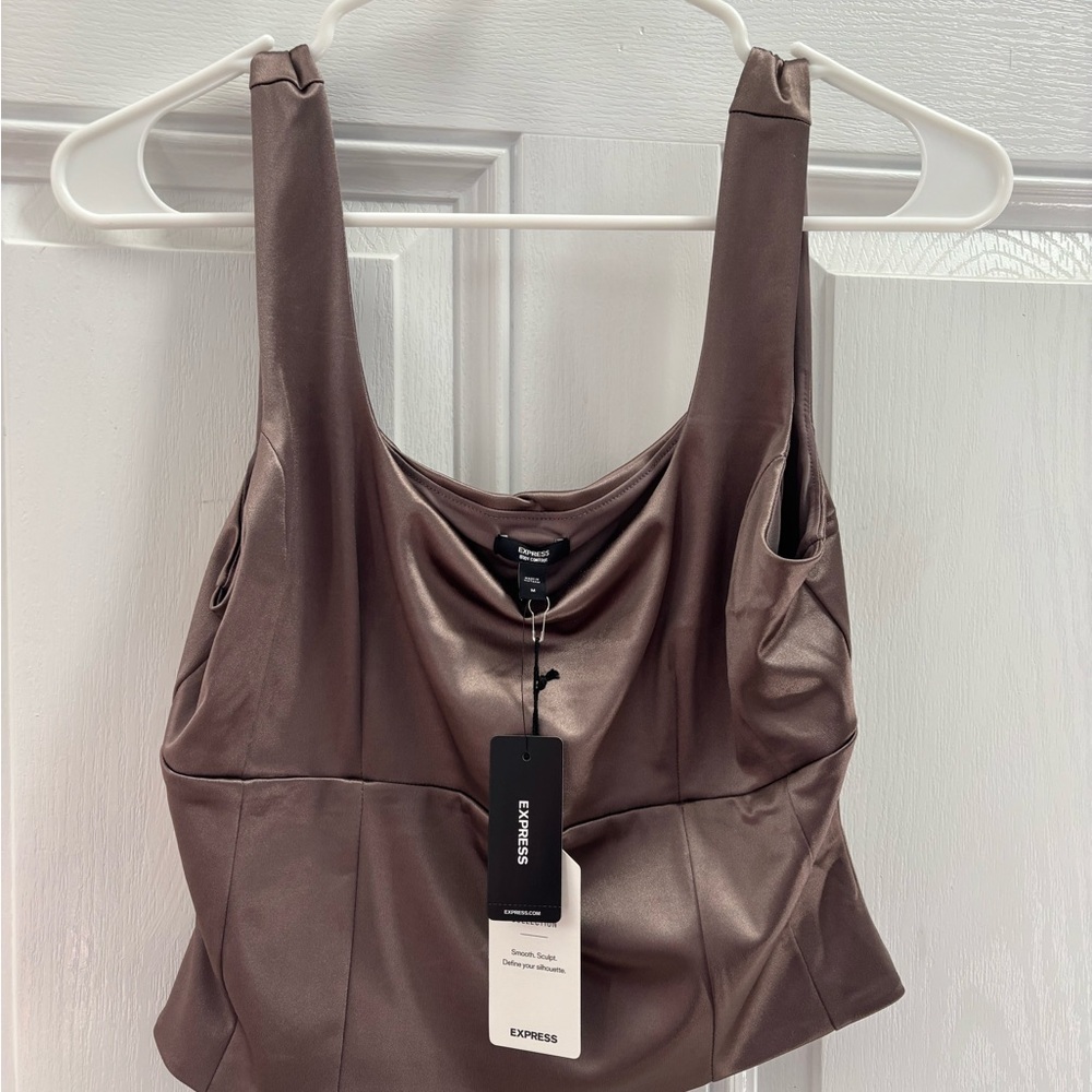 Express Women's Body Contour Satin Crop Top - Taupe